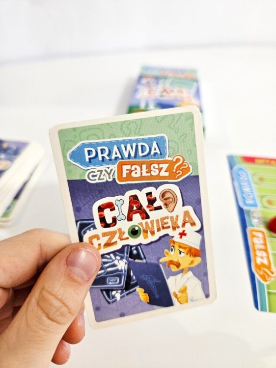 Grają w Prawda czy fałsz? Ciało człowieka – zabawa edukacyjna.