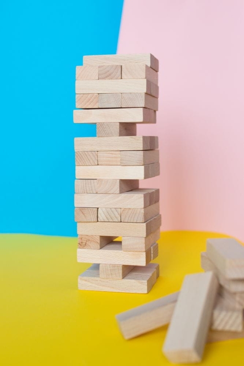 Gra zręcznościowa typu jenga. drewniana gra