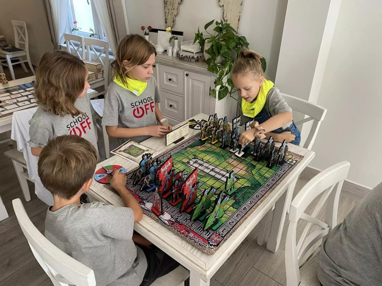 gra-stolikowa-bitwa-pod-grunwaldem-eco-zabawki (2).jpg