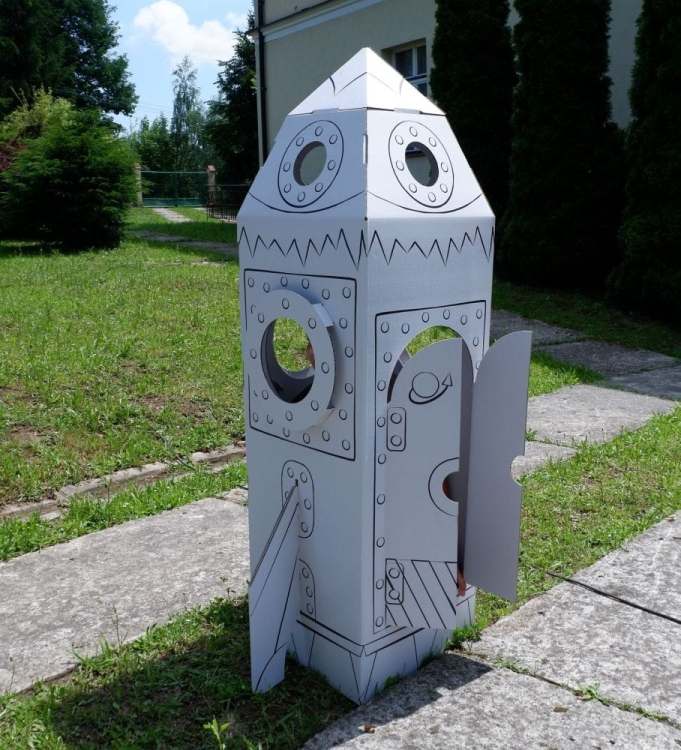 rakieta-xxl-z-tektury-do-kolorowania (8).JPG