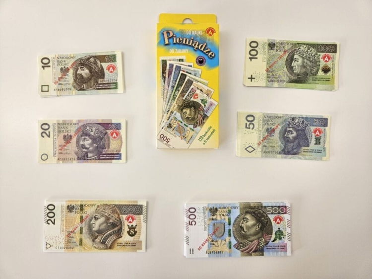 Banknoty do nauki liczenia – zestaw edukacyjny dla dzieci.