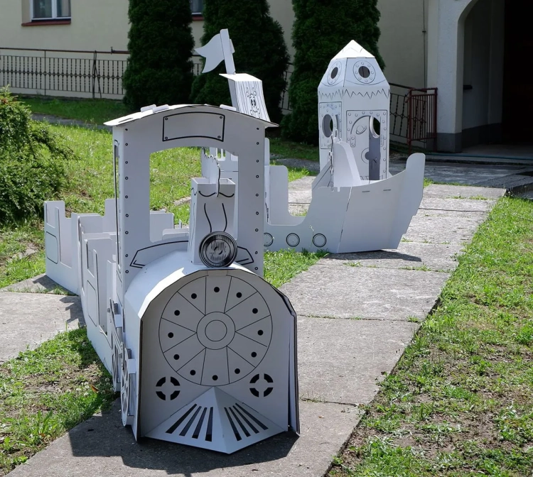 Ekologiczna zabawka z tektury "Lokomotywa"