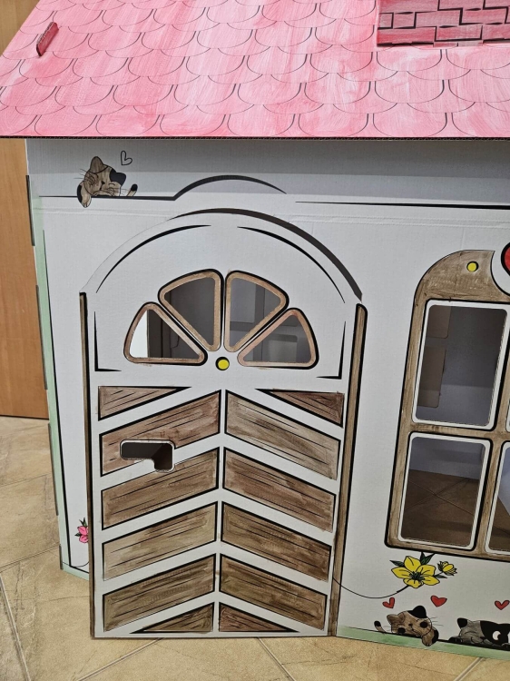 Tekturowy domek dla dzieci