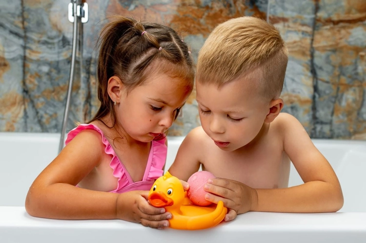 kaczuszki-do-kąpieli-z-musującą-kulą (4).webp