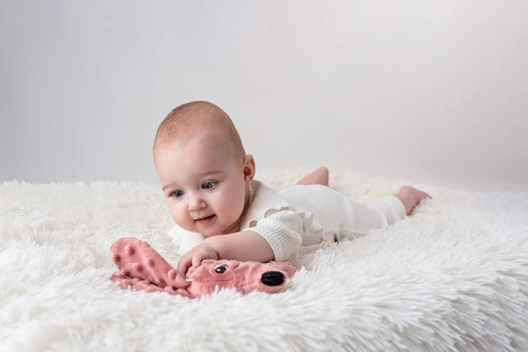 „Gryzak edukacyjny Jamiś – silikonowy gryzak + piszczałka, wiek 0+”