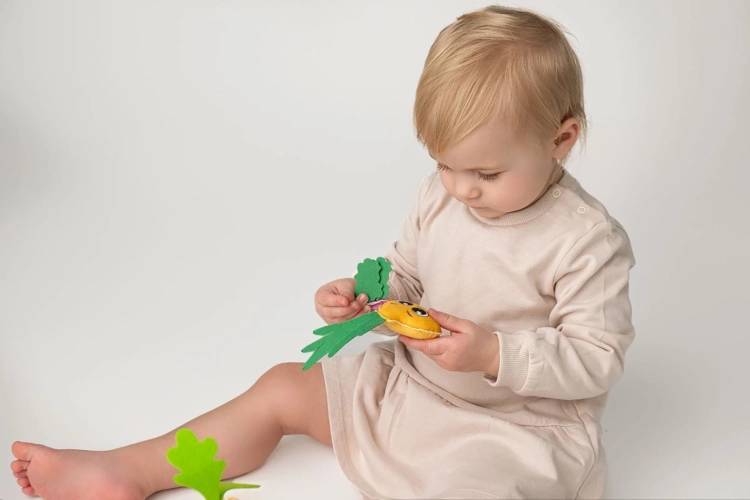 Ogródek warzywny Mom’s Care to interaktywna, sensoryczna zabawka edukacyjna