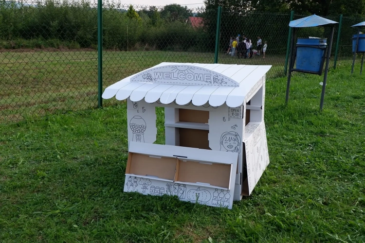 Sklep z kartonu do składania i malowania dla dzieci