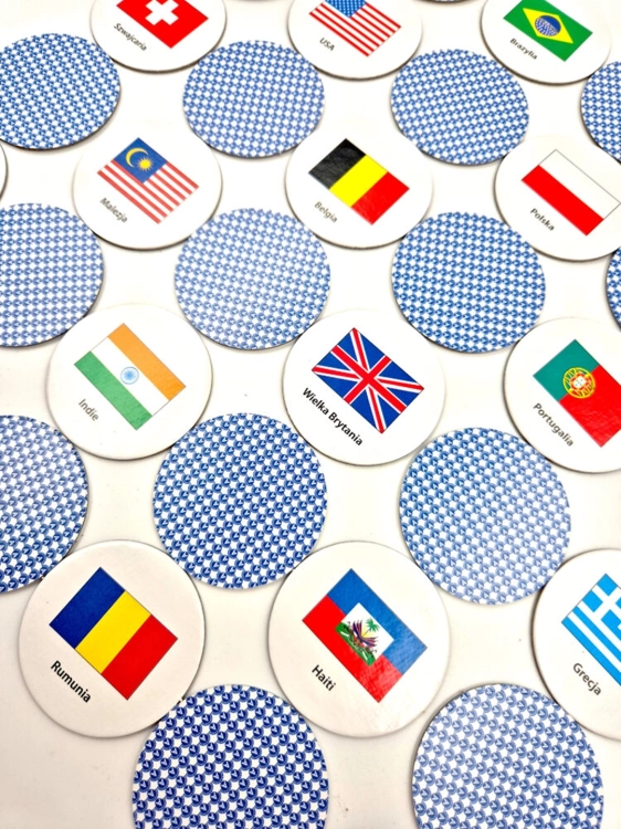 Karty do gry w „Memosy Flagi” od Alexander