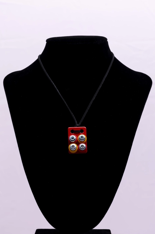 Elementy zestawu X-Press Me – różnorodne kształty i kolory.