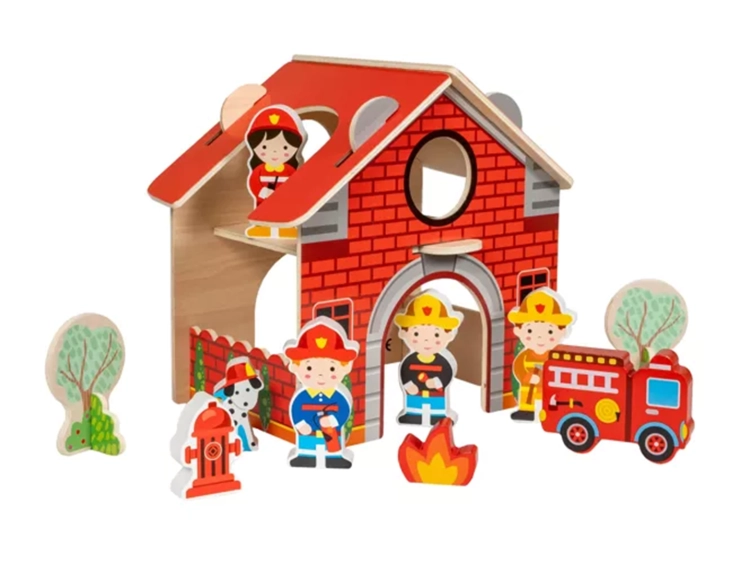 Złożony zestaw strażacki z budynkiem i figurkami strażaków, hydrantem oraz płomieniami z zestawu "Straż Pożarna Na Ratunek" Smily Play