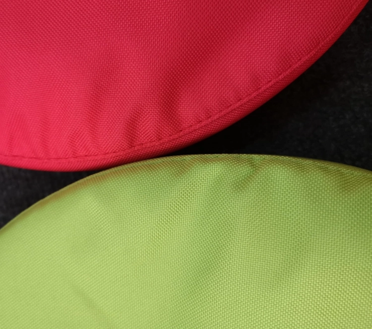 Poduszki kolorowe dydaktyczne dla dzieci, zbliżenie na materiał kodura