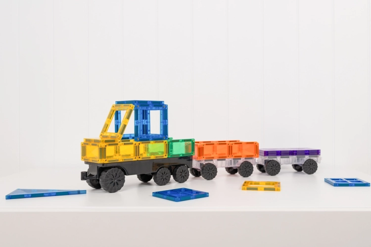 Pojazd zbudowany z klocków magnetycznych CONNETIX Rainbow Transport Pack 50 el