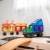 Pojazd zbudowany z klocków magnetycznych CONNETIX Rainbow Transport Pack na jezdni z klocków