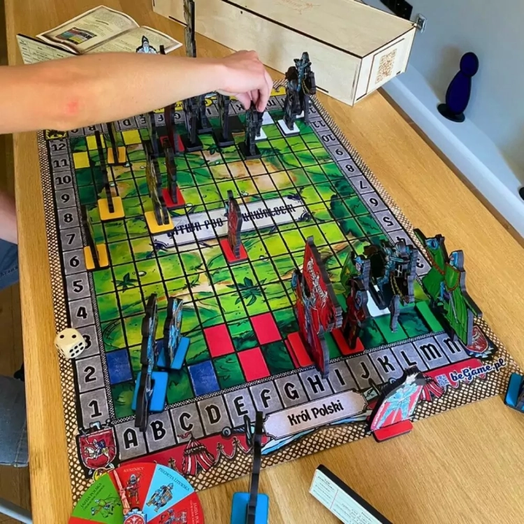 gra-stolikowa-bitwa-pod-grunwaldem-eco-zabawki (3).webp