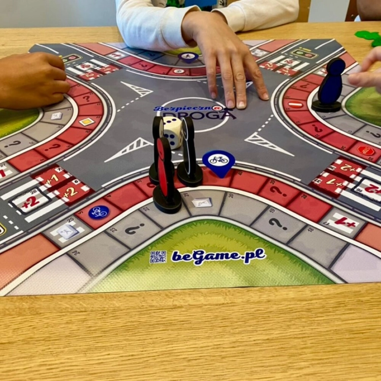gra-bezpieczna-droga-stolikowa-beGame (3).webp