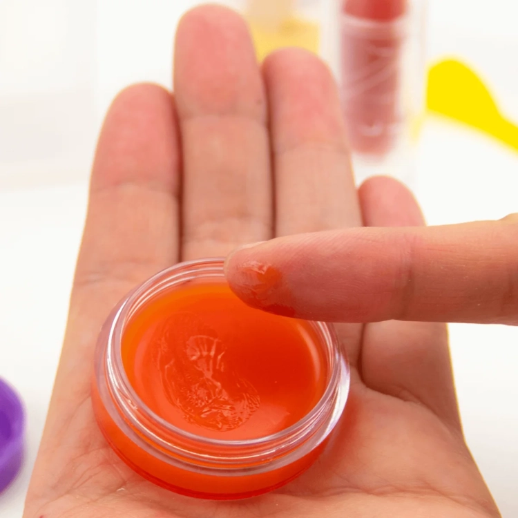 manufaktura-szminki-i-blyszczykow-trefl-8plus (4).webp