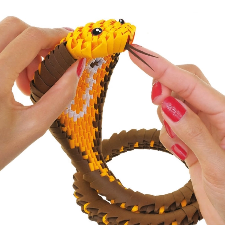"Finalne detale w modelu ORIGAMI 3D - montaż języka węża Kobra.