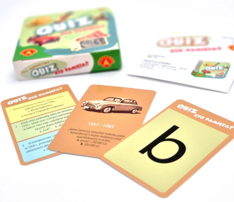 Karty z pytaniami z gry Quiz Kto Pamięta? przedstawiające wydarzenia z historii Polski