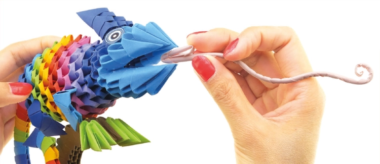 Składanie elementów origami do budowy kameleona