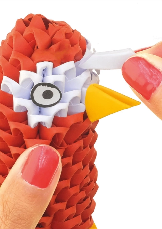 Tworzenie szczegółów oka papugi w modelu Origami 3D.