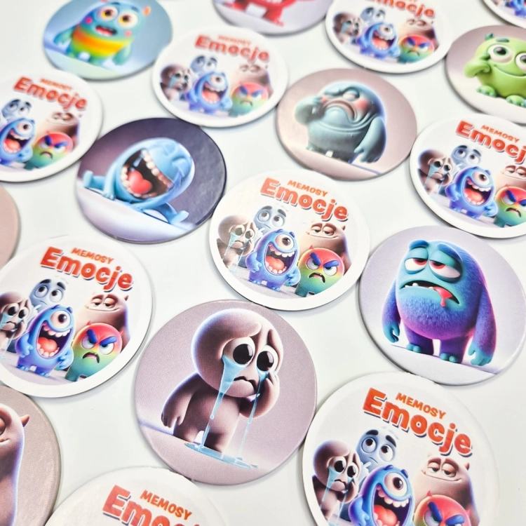 Karty do gry memory z zabawnymi ilustracjami emocji.
