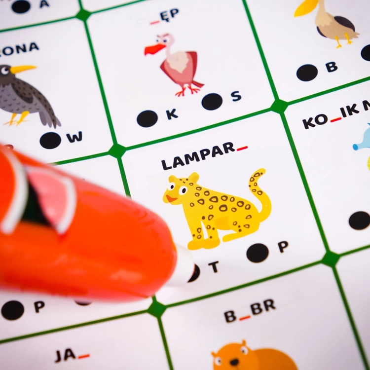 Zestaw gier edukacyjnych Carotina 500 pytań – karty z pytaniami, książeczka i interaktywny długopis