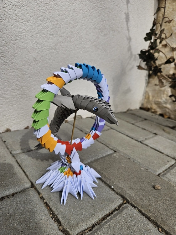 Figurka ORIGAMI 3d Delfin Alexander w ogrodzie