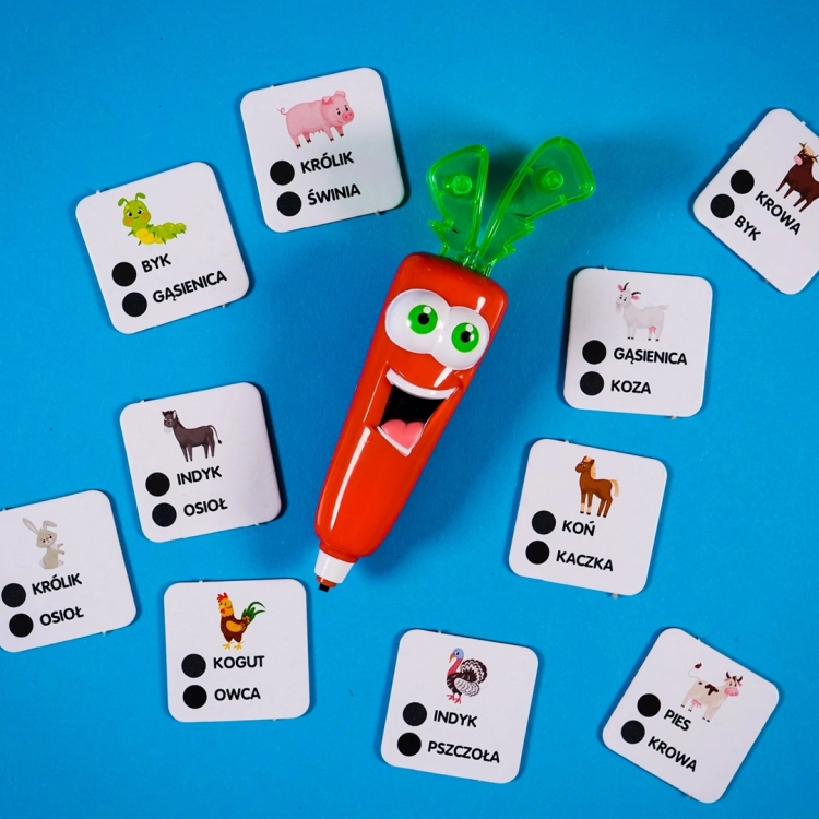 Puzzle układane na planszy z ilustracjami zwierząt hodowlanych i gospodarstwa