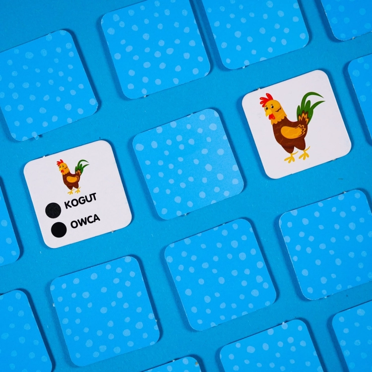 Dopasowywanie obrazków i nazw zwierząt w grze edukacyjnej Carotina