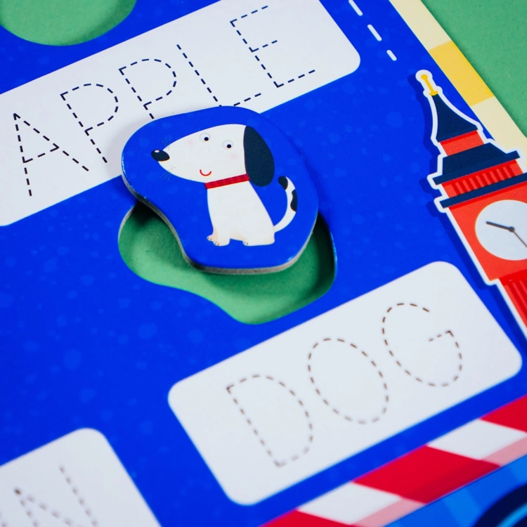 Magnetyczne klocki i elementy edukacyjne w zestawie Carotina Cię Nauczy.