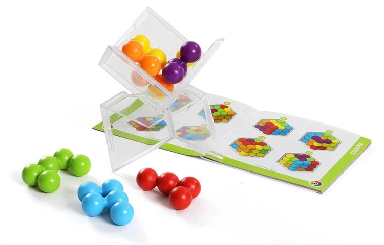 Układanka 3D Cube Puzzler Pro SmartGames – łamigłówka dla graczy 10+.