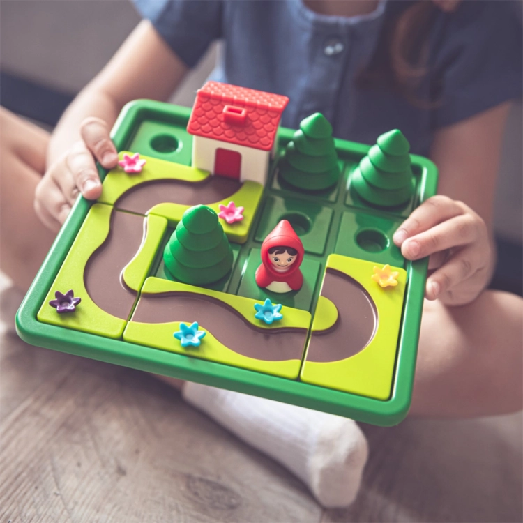 Gra Czerwony Kapturek – rozwijająca zabawa dla dzieci SmartGames 4+.