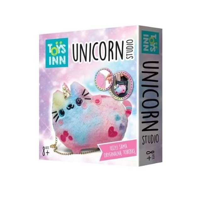 Opakowanie zestawu Unicorn Studio od Stnux z torebką w kształcie jednorożca do samodzielnego uszycia, przeznaczonego dla dzieci od 8 lat.
