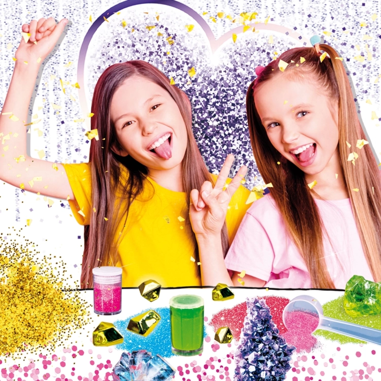 Dzieci wykonujące eksperymenty z brokatem – zabawa i nauka z zestawem Mały Geniusz