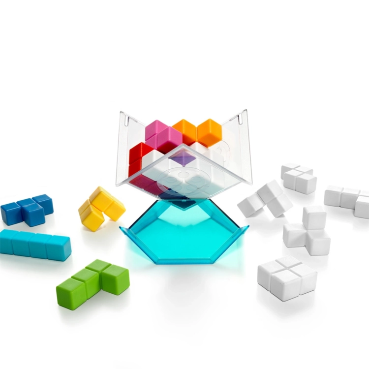 Kolorowe klocki 3D do gry Kubik od Smart Games na przezroczystej podstawce