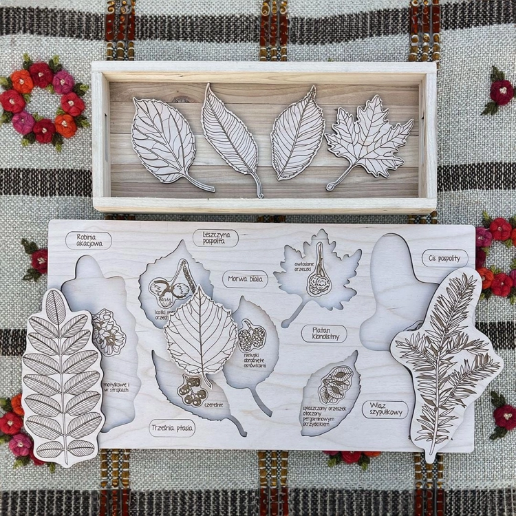 Komplet puzzli drewnianych Sounds Wood z liśćmi i nazwami drzew