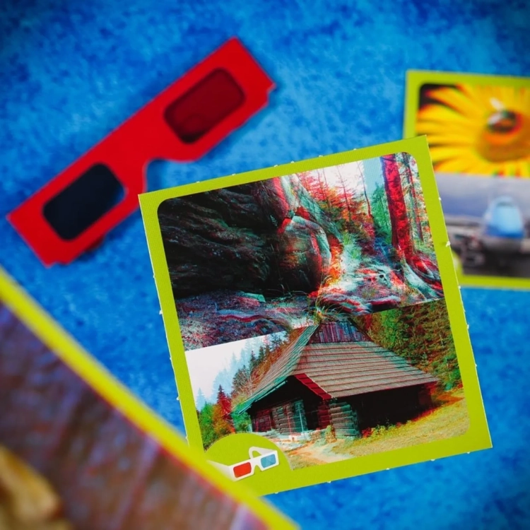 Rysunki w 3D i czerwono-niebieskie okulary do iluzji optycznych