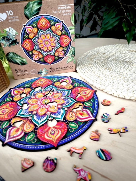 zbliżenie na kolorowe detale mandali i luźne puzzle