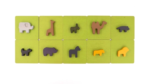 Elementy zestawu Safari gra sensoryczna Bajo 1,5+