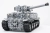 Metalowy model czołgu Tiger I, widok z boku z armatą.