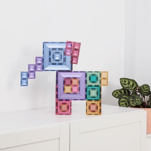 Słoń zbudowany z pastelowych kloców magnetycznych Connetix Pastel Portal Pack