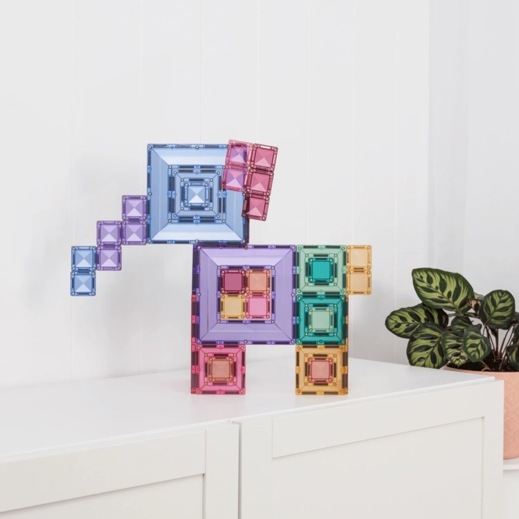 Słoń zbudowany z pastelowych kloców magnetycznych Connetix Pastel Portal Pack