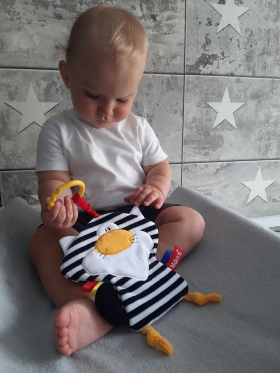 Szeleszczący Kot Pasiak dla niemowląt – zabawka edukacyjna rozwijająca zmysły