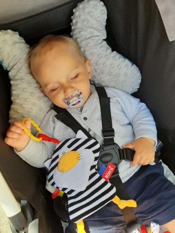 Kot Pasiak szeleszczący to wyjątkowa zabawka sensoryczna dla niemowląt