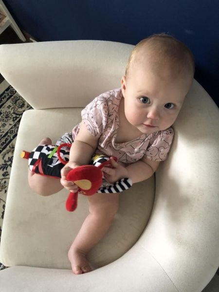 zabawka do wózka malucha spirala sensoryczna dla niemowląt biało czarna