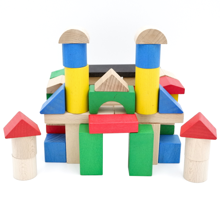 zestaw 70 sztuk klocków drewnianych kolorowych dla dzieci.