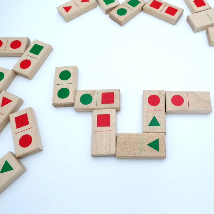 Zestaw edukacyjnego domino figury geometryczne dla dzieci