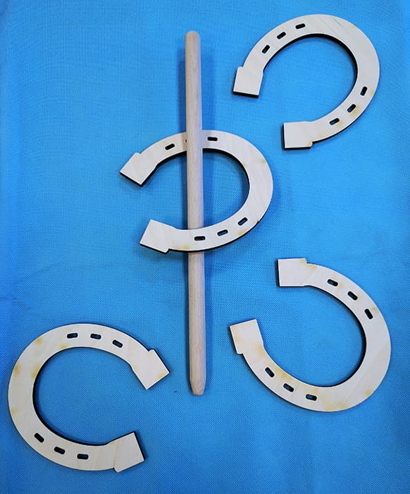 Gra drużynowa Uni Sport&Fun – dzieci rzucają podkową