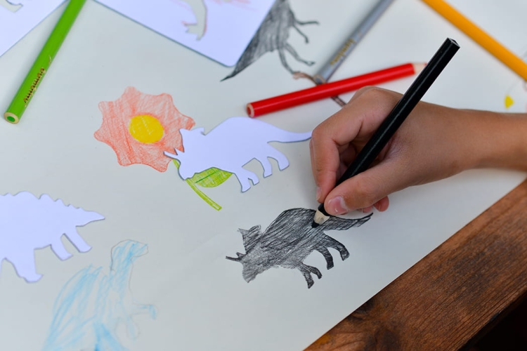 fascynujące dinozaury w sposób ciekawy i angażujący