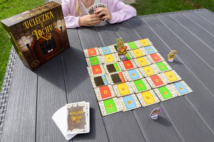 Plansza i karty w grze Ucieczka z Lochu Alexander